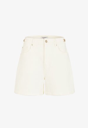 Shorts bianchi a vita alta con bottoni frontali e cerniera, passanti per cintura e due tasche laterali, mostrati su sfondo bianco.