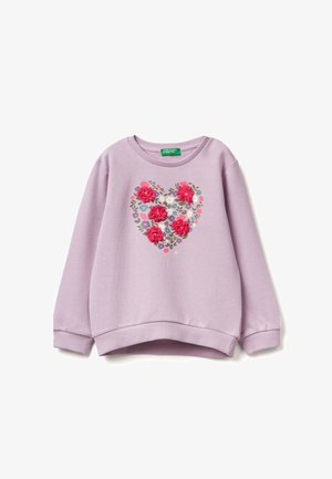 Lila Sweatshirt mit langen Ärmeln, das ein florales Herzdesign in Pink und mehrfarbigen Blumen aufweist, aus einem Baumwoll-Mischgewebe gefertigt.