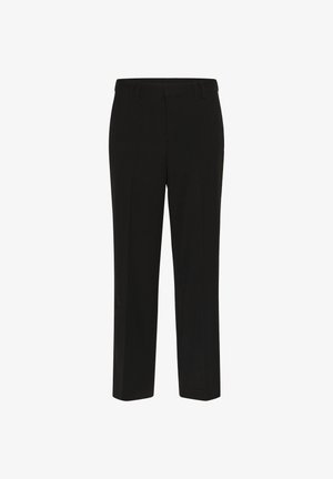 Fekete nadrág sima anyagból, egyenes szárú kialakítással, övvel ellátott derékrésszel, látható zsebek és minták nélkül.