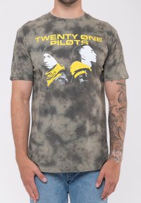 Paradiso Clothing TWENTY ONE PILOTS BACK TO BACK DIP DYE - Print T-shirt - green