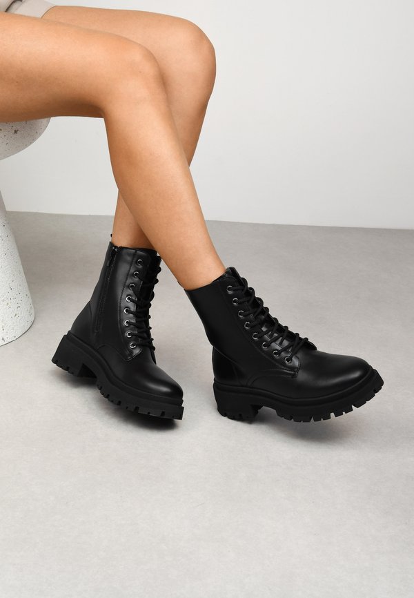 CON CREMALLERA - Plateaustiefelette