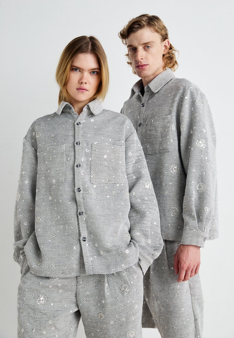 Sister Jane OTIS BEADED OVERSHIRT UNISEX - Kevyt takki - grey