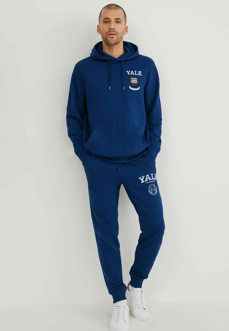 Herren Trainingsanzüge | C&A Jogginghose dark blue/dunkelblau - PB25424 Herren Trainingsanzüge | C&A Jogginghose dark blue/dunkelblau - PB25424