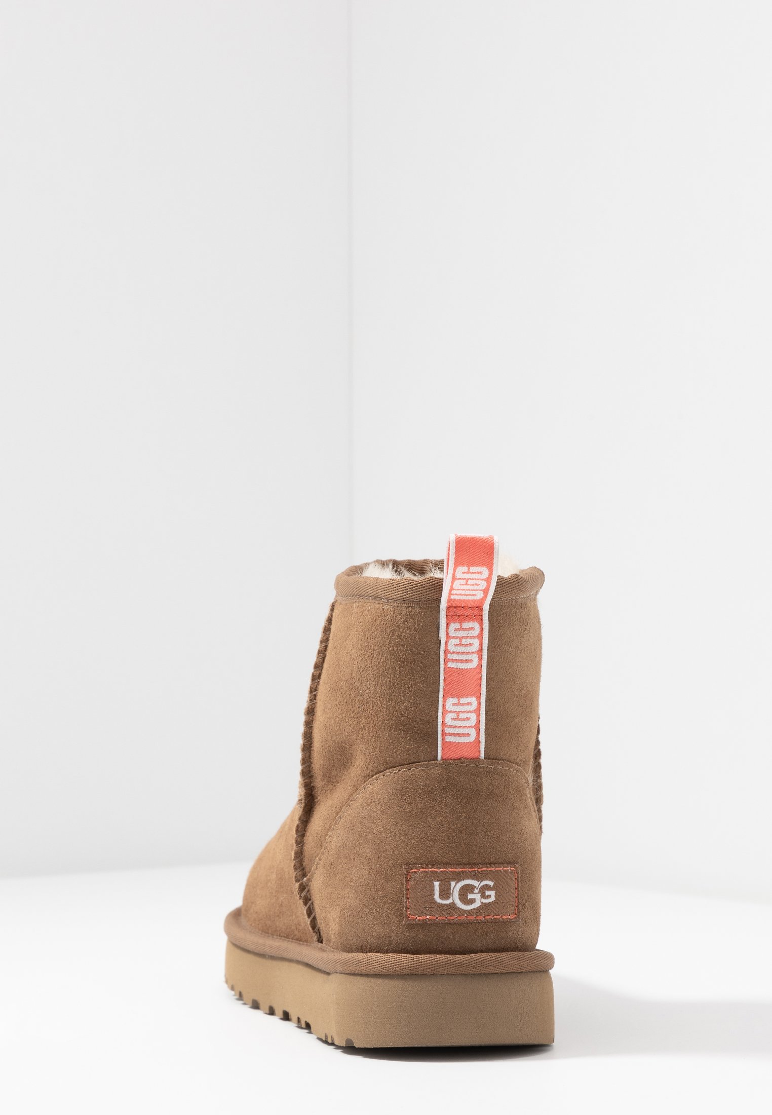 uggs logo on boots
