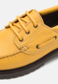Les Deux TORIN  - Sapatos de barco - mustard yellow