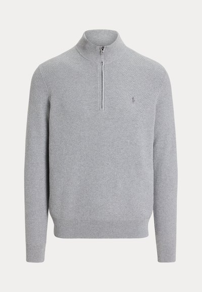 Maglione lavorato a maglia strutturata grigio chiaro con maniche lunghe, polsini e orlo a coste e collo con zip a un quarto con logo ricamato discreto sul petto.