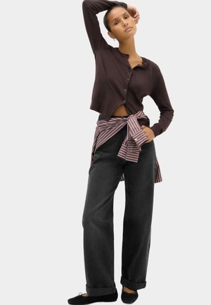 Marks & Spencer, CREW NECK BUTTON THROUGH CARDIGAN. - Strickjacke - bitter chocolate