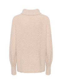 Maglione rosa chiaro a pelo lungo con colletto ripiegato e maniche a palloncino. Texture morbida, vestibilità leggermente ampia e orlo curvo sul retro.