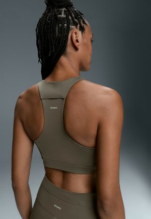 OYSHO, RAPID DRY MEDIUM SUPPORT SPORTS BRA WITH POCKETS - Brassières de sport à maintien normal - charcoal grey