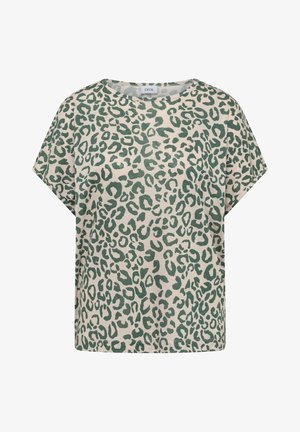 Løs kortærmet skjorte med grøn leopardprint på beige baggrund, rund halsudskæring og afslappet pasform.