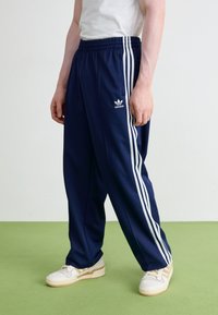 adidas Originals - BAGGY - Tracksuit bottoms - night indigo Thumbnail Image 1