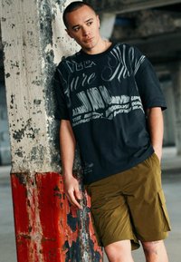 Next T-shirt med print - slate grey