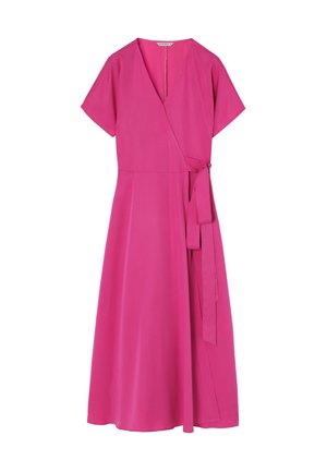 Roze wikkeljurk met korte mouwen, V-hals en een strikceintuur. Gemaakt van soepele stof, met een vloeiende A-lijnsilhouet en minimale stiksels.