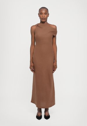 SUIS MIDI DRESS - Maxikjoler - clay