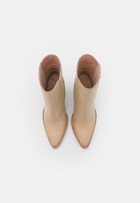Bronx NEW AMERICANA - Botas clássicas de cano curto - camel