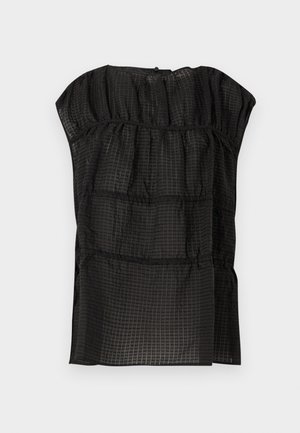 Bluză neagră fără mâneci, cu un model texturat în formă de grilaj, decolteu strâns și croială lejeră, prezentată pe o suprafață plată, pe un fundal deschis.