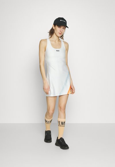 P.E Nation WAVE FORM DRESS - Αθλητικό φόρεμα - optic white