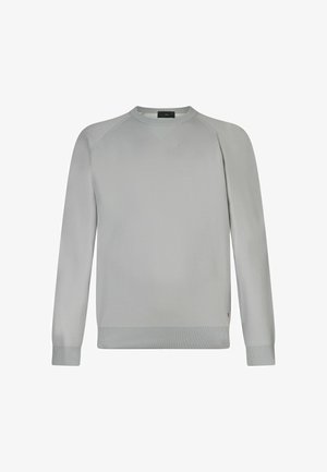 Pulover gri cu guler rotund, manșete și tiv ribbed, având un model texturat de tricot și un detaliu mic cu logo.