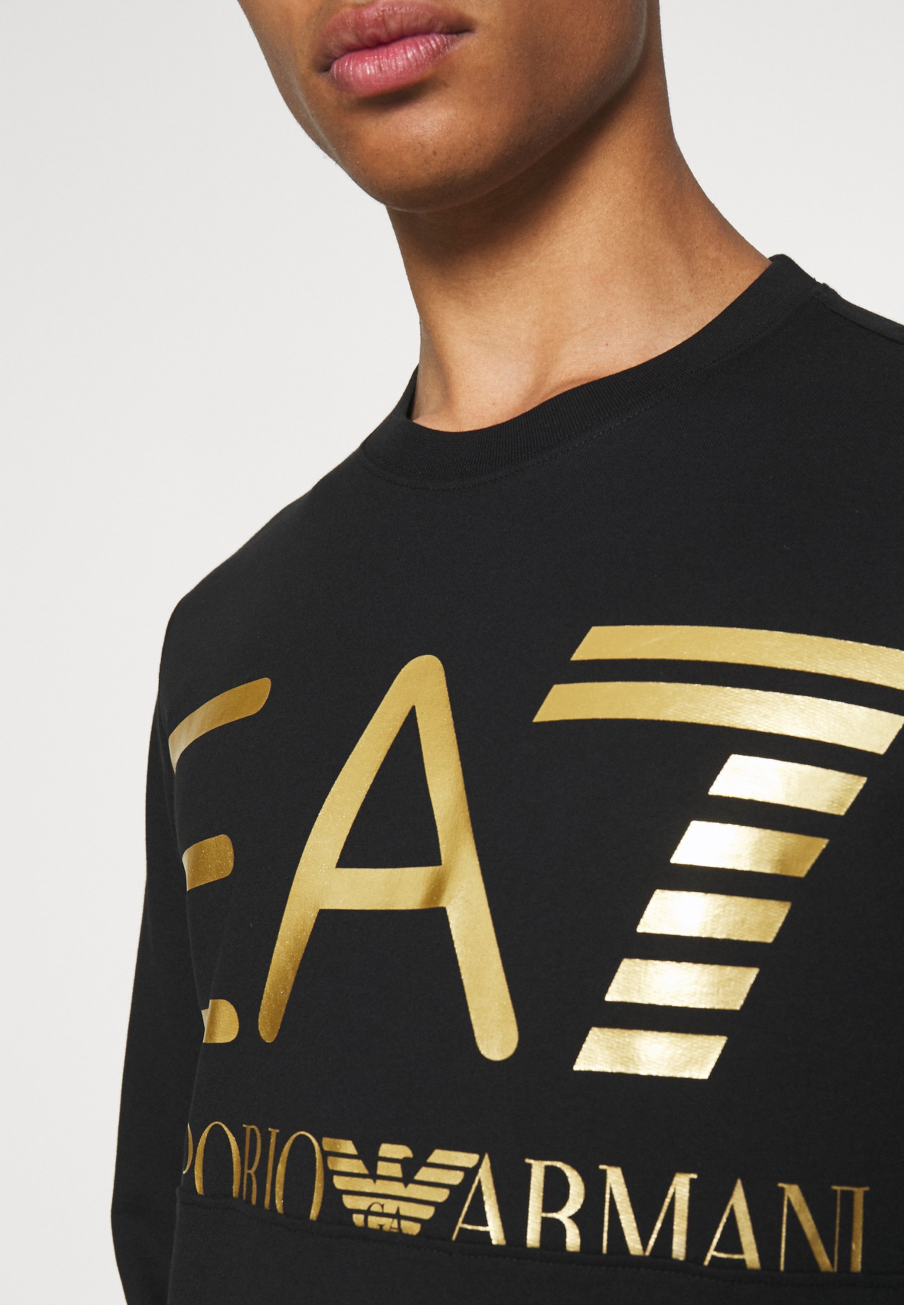 EA7 Emporio Armani Sportinis megztinis - black/gold-coloured/juoda -  Zalando.lt