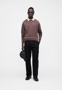 Lyle & Scott CREW NECK  - Sweatshirt - espresso