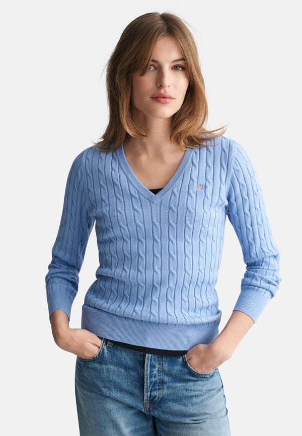 CABLE V NECK - Strickpullover - clear sky