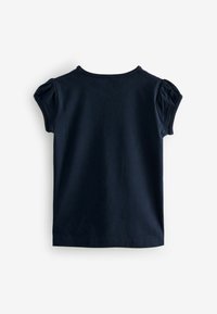 Marineblaues T-Shirt mit kurzen Puffärmeln, runder Ausschnitt und weichem Baumwollmaterial. Glatte Textur mit schlichtem Design.