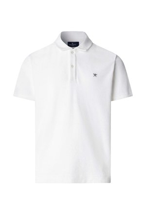 Weißes kurzärmeliges Poloshirt mit zwei Knöpfen, kleinem schwarzen Logo mit gekreuzten Ruderpaddeln auf der linken Brust und spitzem Kragen.