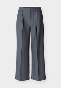 Γκρι ραμμένο παντελόνι με φαρδιά γραμμή, πιέτες μπροστά και λεία υφή. Το ύφασμα φαίνεται ελαφρύ και υφαντό με λεπτά σχέδια.