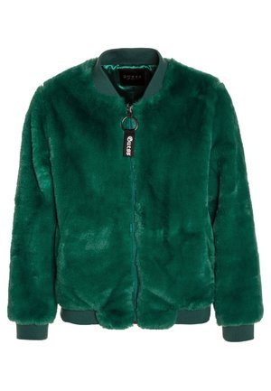 Blouson bomber en fausse fourrure peluche vert foncé avec col, poignets et bas côtelés, doté d'une fermeture éclair frontale avec tirette en anneau et étiquette de marque.