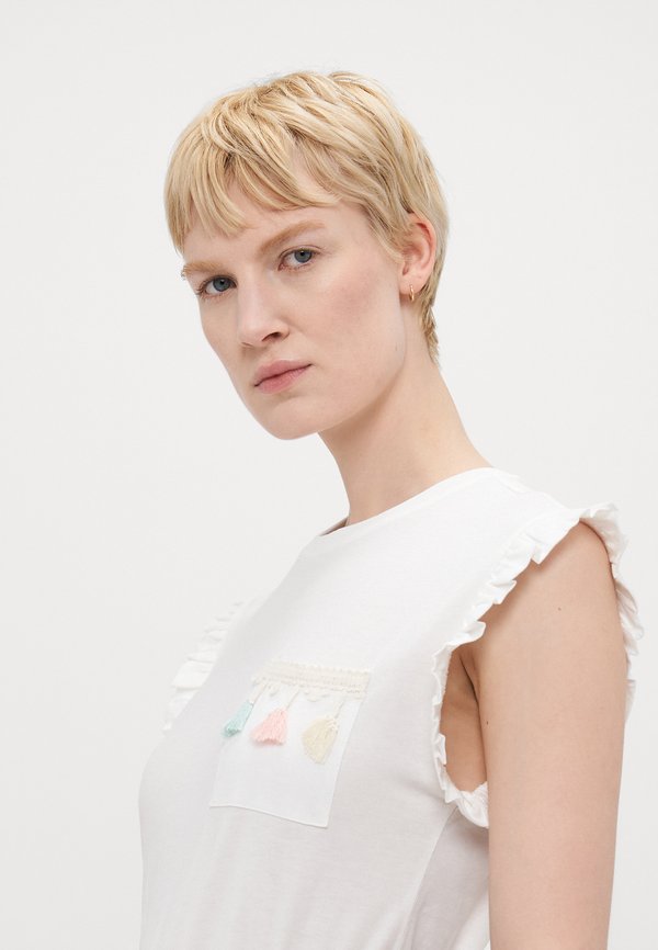 ONLFILIPPA LIFE DETAIL POCKET  - Print T-shirt - cloud dancer3