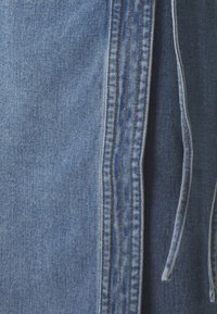 Thumbnail Image 5