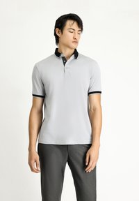 Unausgewählt, medium grey