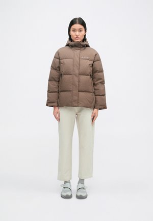 Dūnu jaka - earth strata/black/trace brown