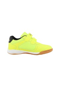 Baskets de sport jaune vif avec une tige en maille, deux bandes en velcro, des accents noirs et une semelle en caoutchouc naturel. Conçues pour le confort et le soutien.