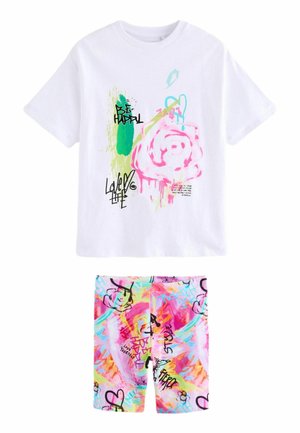 Next OVERSIZED SET REGULAR FIT - Shorts - white graffiti