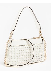 Biała pleciona torebka o ustrukturyzowanym designie. Posiada odpinany łańcuchowy pasek, złote okucia oraz kontrastową czarną lamówkę wzdłuż krawędzi.