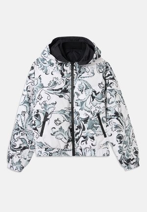 Kapuzenshirt in Weiß mit schwarzem und grauem floralem Barockmuster, Frontreißverschluss, seitliche Reißverschlusstaschen und elastischen Bündchen sowie Saum.