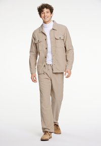 Lindbergh Camisa - sand