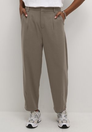 Kaffe KAMERLE PANTS CROPPED - Pantalon classique - major brown