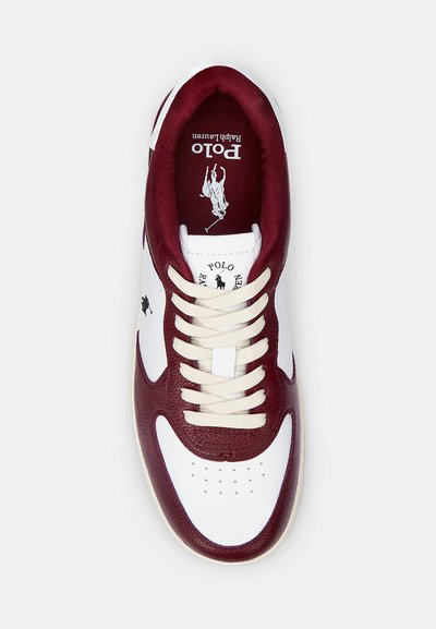 Polo Ralph Lauren MASTERS COURT LEATHER SNEAKER UNISEX - Sporta apavi - damson red/white