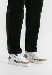 MoEa GEN1 - CACTUS - Tossud - white green