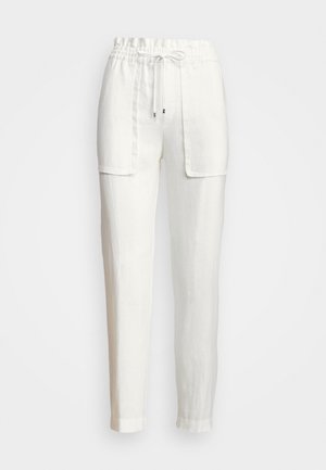 Pantalons en lin blanc avec une taille élastique, fermeture à cordon, et deux poches plaquées sur le devant. Texture lisse, design à jambes fuselées.