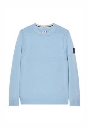 Maglione a maglia blu chiaro con colletto e polsini a coste. Presenta cuciture sulle spalle con texture e un'etichetta del marchio nera sul manica sinistra.