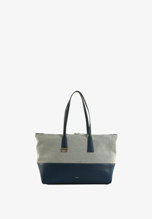 Sac cabas bicolore avec base et poignées en cuir bleu marine, partie supérieure en tissu rayé blanc et gris, et étiquette de marque dorée près de la poignée.