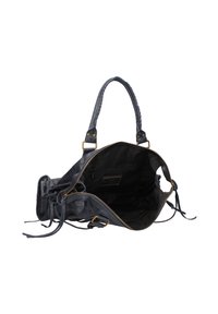 Borsa in pelle blu scuro con manici intrecciati, hardware in tono oro e una parte superiore aperta che rivela un ampio interno nero con una tasca.