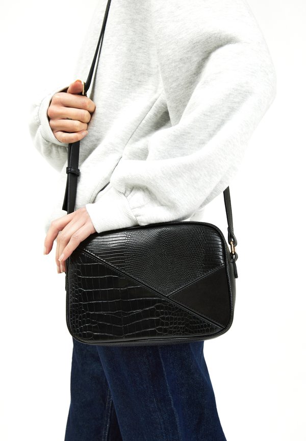 OFEL MONEY POCKET - Umhängetasche