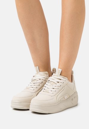 Buffalo, Baskets basses - off-white