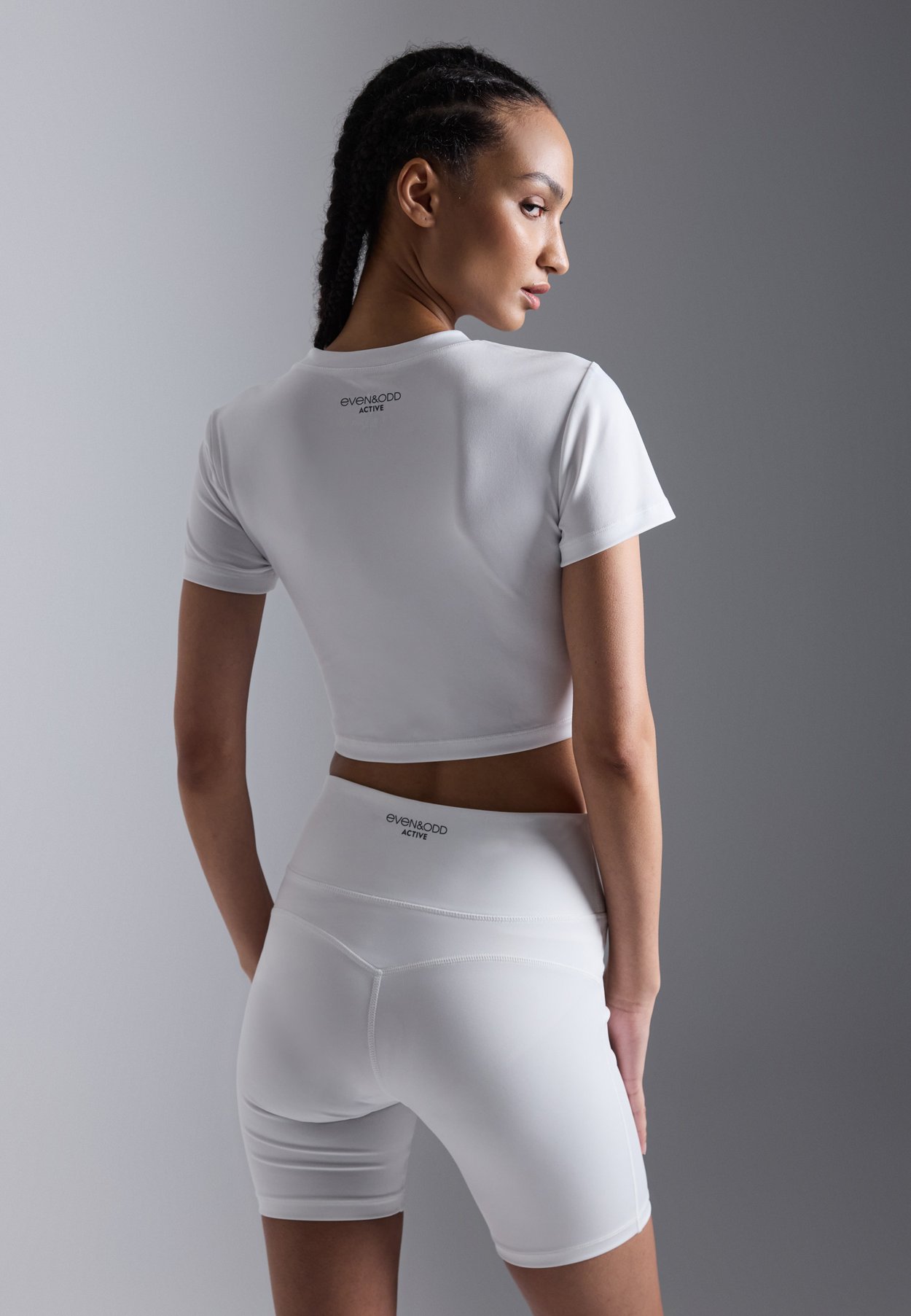 ESSENTIAL CROPPED T-SHIRT
