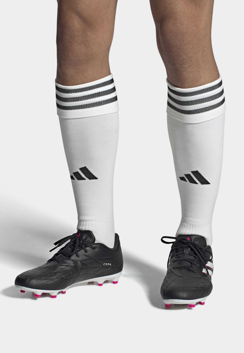 adidas Performance COPA - Botines de fútbol para terreno firme - core black   metalic   team shock pink