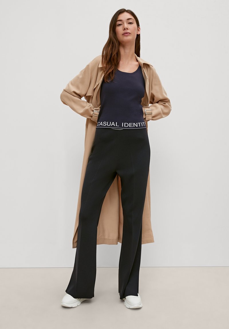 comma casual identity Top